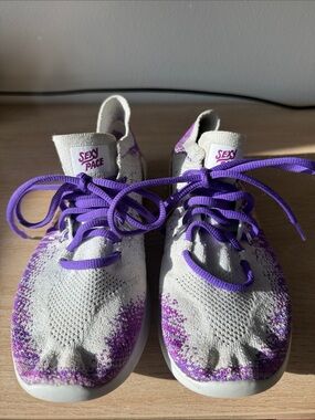 Nike iD Purple and White Knit Slip-On Sneakers, Size 6